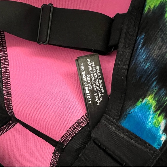 Pink Sports Bras - Picture 6 of 8